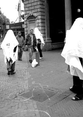 Spoken uit het Verleden liepen in de straten van Den Haag