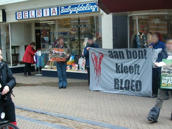 Bij van Setten & van Loenen voor de deur, waren niet echt blij met de actie :)