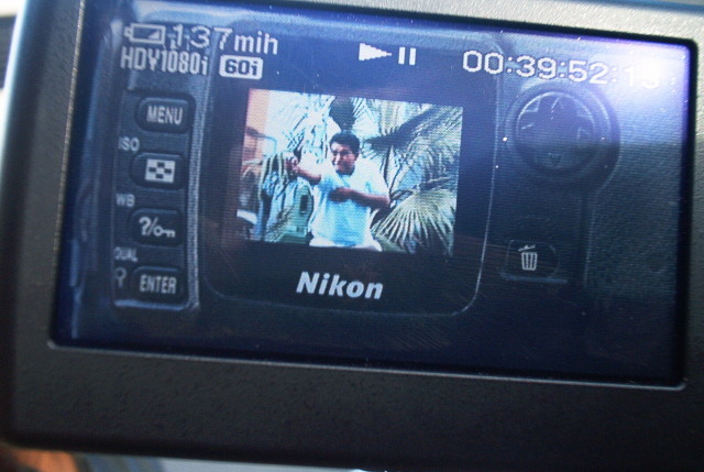 Foto van schutter die op APPO bezetters schoot