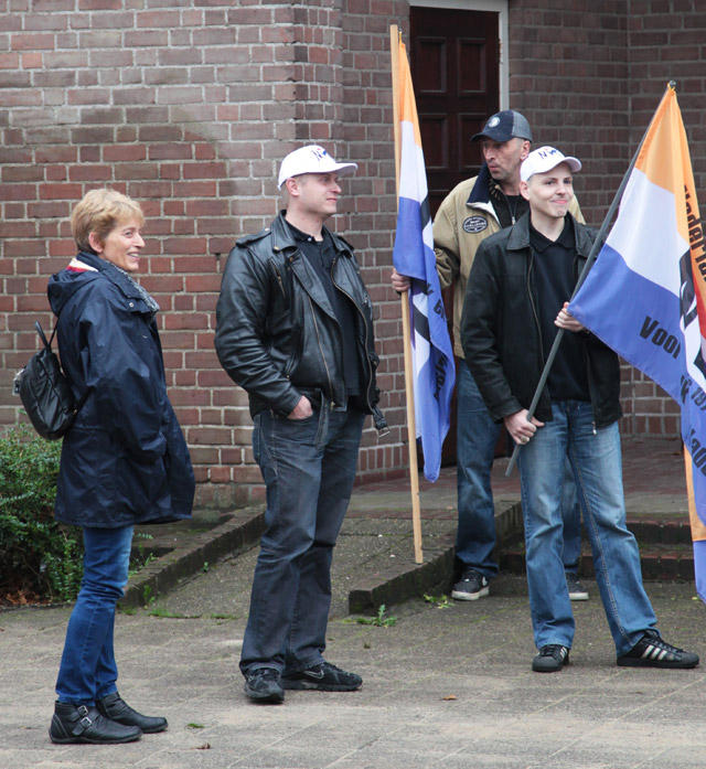 Neonazi die met zijn moeder op de manifestatie kwam Nederlandse Volksunie Arnhem 11-11-2012
