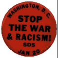 Tegen racisme en oorlog; badge uit VS