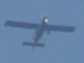 Vliegtuig vergelijkbare grootte opstijgend vanaf militaire luchthaven Juchitan