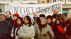 Chilenen demonstreren tegen Pinochet, Dam, Amsterdam, 2000