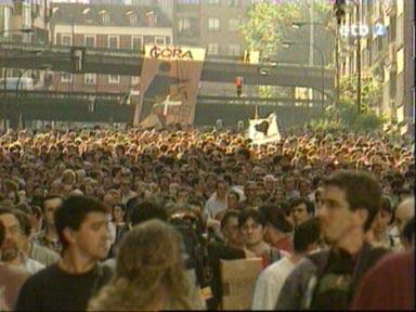 THOUSANDS AND THOUSANDS BASQUES IN THE STREETS