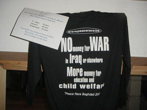 T-shirt: No war in Iraq or elswhere