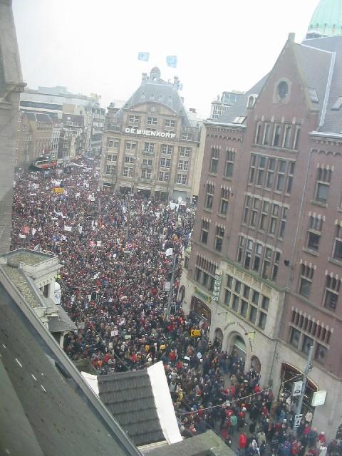 Demonstratie tegen Irak oorlog 15 februari Amsterdam