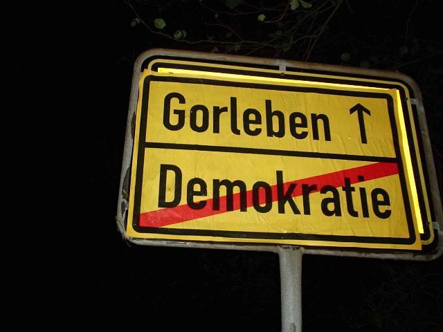CAUTION! You are leaving the democratic sector, Gorleben police state ahead!