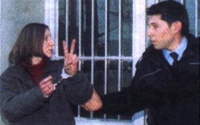 Red Sandra uit de martelende klauwen van de Turkse politie