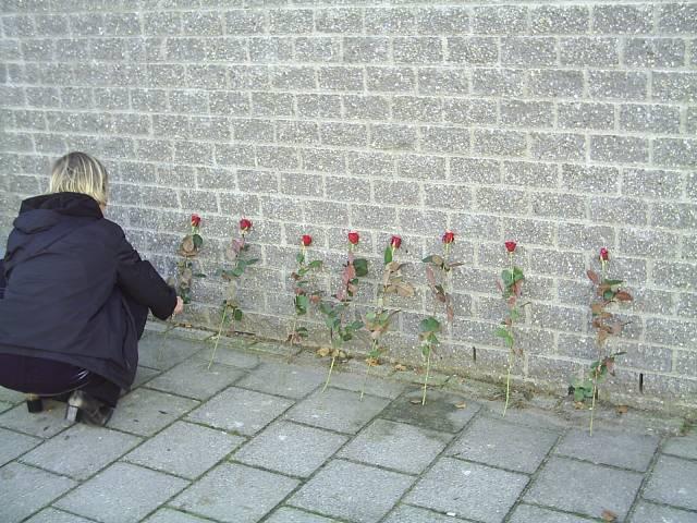 bloemen voor de slachtoffers ramp