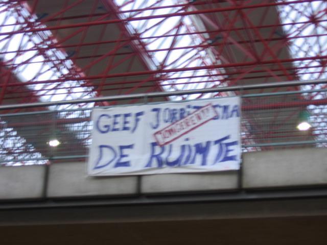 GEEF JONGEREN DE RUIMTE !!!