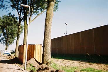 foto 11, even omgelopen, rechts de bestaande bajes(muur)