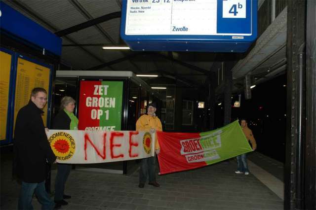 Spontane wake GroenLinks op NS station Almelo