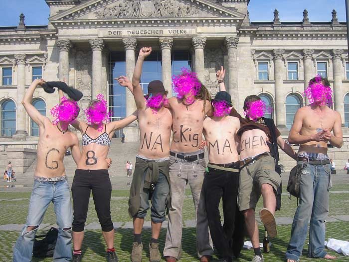 Strip G8 naked ! ! !