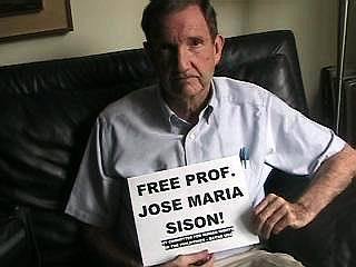 Former Atty General Ramsey Clark protesting Sison's imprisonment & torture