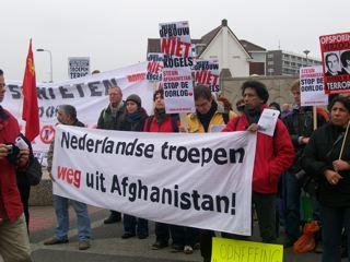 AIP bij anti-Navo demo