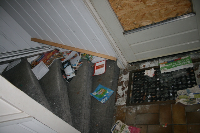 de hal hoe we hem aantroffen vóór het opruimen