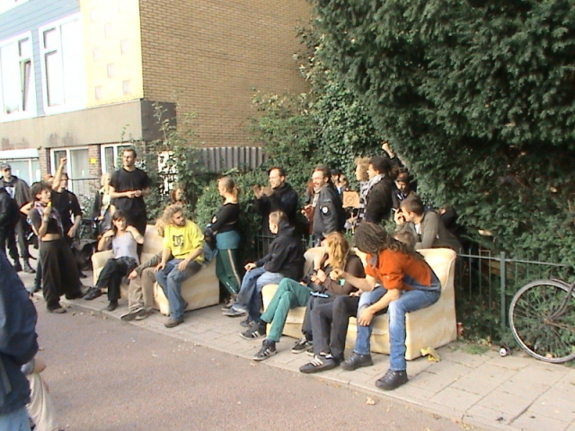 smeris in gesprek met woordvoerder