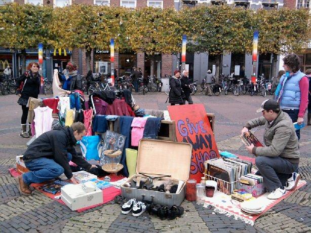 Weggeefmarkt op zondag Weggeefmarkt