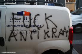 De foto is van een andere actie tegen AD-HOC (Nijmegen).