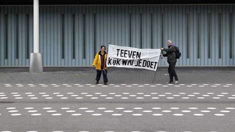 Teeven, kijk wat je doet! Teeven, kijk wat je doet!